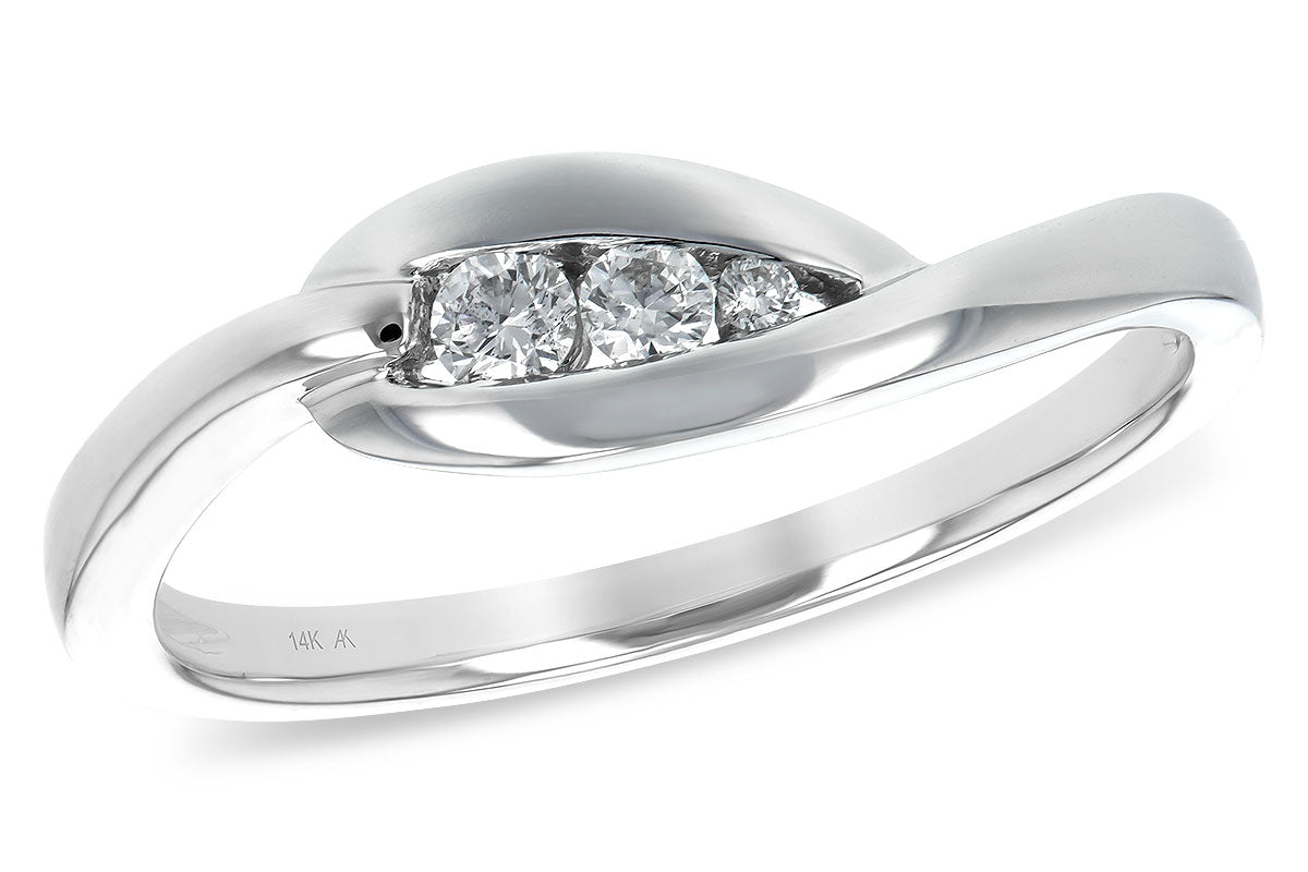 14KT Gold Ladies Diamond Ring