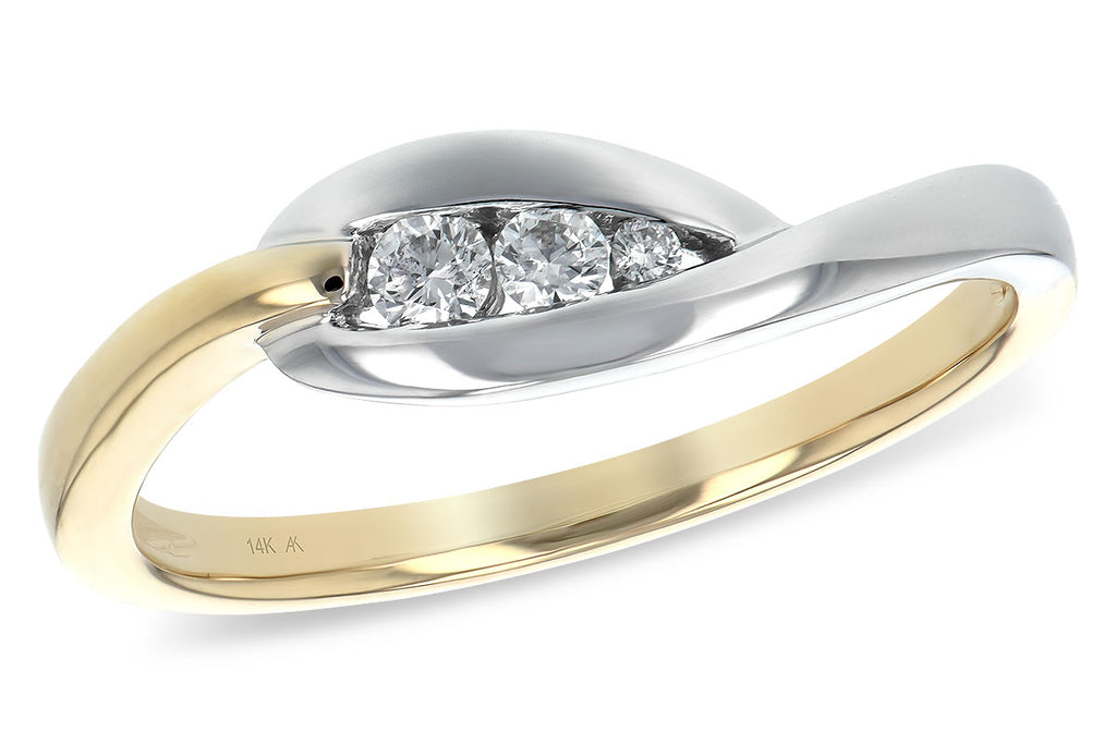 14KT Gold Ladies Diamond Ring