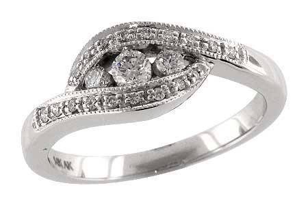 14KT Gold Ladies Diamond Ring